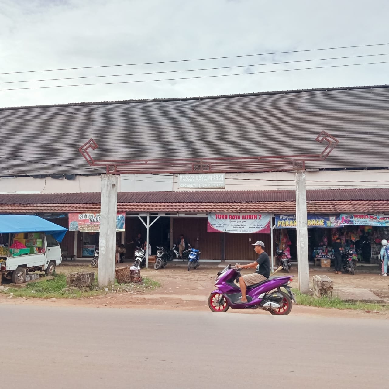 Pedagang Mengeluh, Kondisi Pasar Dayamurni Memprihatinkan